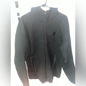 2023 black Nike tech hoodie